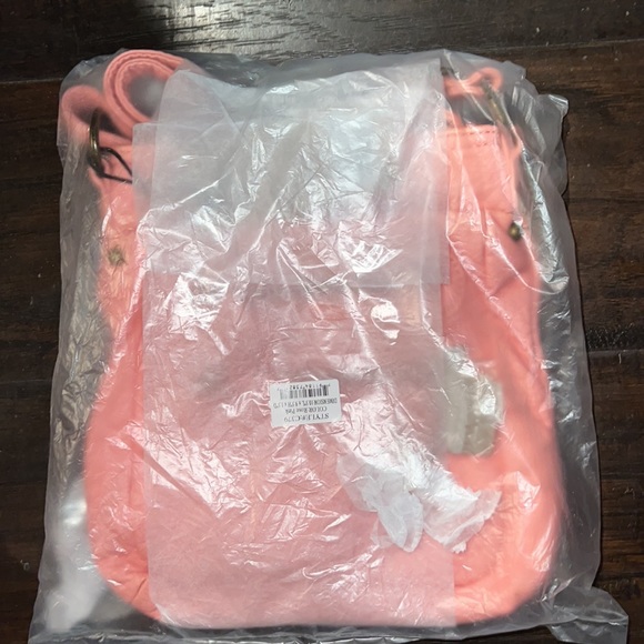 👛 NWT! Pink Multi Zipper Crossbody - Picture 7 of 7